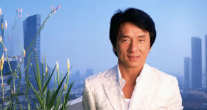 Jackie Chan Tanggapi Kekhawatiran Penggemar Tentang Kesehatannya di Usia Ke-70 Jackie Chan Tanggapi Kekhawatiran Penggemar Tentang Kesehatannya di Usia Ke-70
