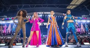 Spice Girls Reunian Kecil-Kecilan di Pesta Ulang Tahun Victoria Beckham! Spice Girls Reunian Kecil-Kecilan di Pesta Ulang Tahun Victoria Beckham