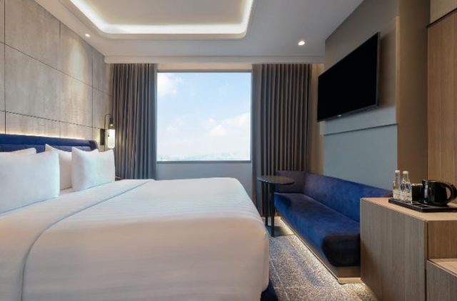 Mau Liburan Seru Bareng Bestie? Mercure Tangerang Centre Punya Paket Liburan Asyik Abis!