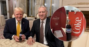 Botol Diet Coke Edisi Khusus untuk Pelantikan Donald Trump, Simbol Kolaborasi dan Ekonomi Botol Diet Coke Edisi Khusus untuk Pelantikan Donald Trump