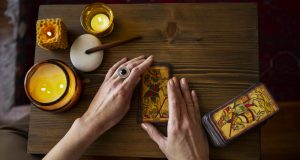 Menyingkap Fenomena Tarot: Tren Spiritual Gen Z dan Manfaatnya dalam Kehidupan Modern ilustrasi Tarot