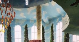 Hamidiye Camii: Masjid Unik dengan Langit dan Karpet Seperti Surga di Kırşehir, Turki masjid Hamidiye Camii di kota Kırşehir, Turki - sumber foto Instagram @bayt.al.fann