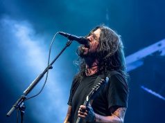 Dave Grohl: Perjalanan Sang Legenda Rock dari Nirvana hingga Foo Fighters Dave Grohl vokalis Foo Fighters - sumber foto Instagram @daveghrol