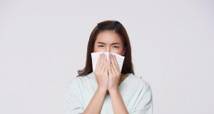 Fenomena Sun Sneezing: Mengapa Sinar Matahari Bisa Membuat Kita Bersin? ilustrasi Fenomena Sun Sneezing - sumber foto FREEPIK