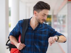 Intip Yuk! 5 Ciri Khas Orang yang Suka Pakai Jam Tangan di Tangan Kiri Intip Yuk! 5 Ciri Khas Orang yang Suka Pakai Jam Tangan di Tangan Kiri