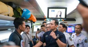 Menko AHY dan Wamen BUMN Tinjau Stasiun Pasarsenen, Daop 1 Jakarta Catat 722 Ribu Lebih Telah Terjual Menko AHY dan Wamen BUMN Tinjau Stasiun Pasarsenen, Daop 1 Jakarta Catat 722 Ribu Lebih Telah Terjual