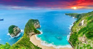 Kelingking Beach Nusa Penida Masuk Daftar Pantai Terbaik Dunia 2025—Yuk, Lihat Pesonanya yang Bikin Dunia Terpukau! Pantai Kelingking Nusa Penida Bali - sumber foto BATIQA Hotels