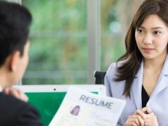 Bye-bye Batas Umur! Gubernur Khofifah Indar Parawansa Larang Diskriminasi Usia di Lowongan Kerja Bye-bye Batas Umur! Gubernur Khofifah Indar Parawansa Larang Diskriminasi Usia di Lowongan Kerja