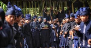 Suku Kajang, Penjaga Hutan yang Punya Gaya Hidup Ramah Bumi Sejak Dulu Kala Suku Kajang, Penjaga Hutan yang Punya Gaya Hidup Ramah Bumi Sejak Dulu Kala