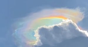 Fenomena Langka Awan Pelangi di Pangandaran, Langit Seindah Lukisan Alam Fenomena Langka awan Pelangi 'Cloud iridescence' di Pangandaran, Langit Seindah Lukisan Alam