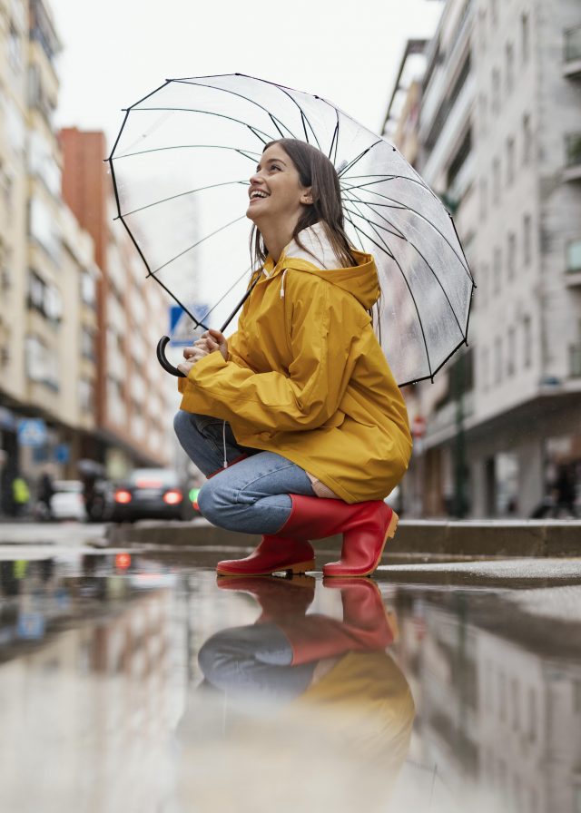 Jangan Sampai Ketinggalan! 5 Tren Fashion yang Pas Banget Buat Musim Pancaroba