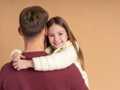 Kenapa Ayah Paling Galak Saat Anak Perempuan Jatuh Cinta? Ini Jawabannya! Ilustrasi Kenapa Ayah Paling Galak Saat Anak Perempuan Jatuh Cinta? Ini Jawabannya!, Foto: Freepik