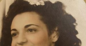 Ariana Grande Berduka, Sang Nenek Tercinta Marjorie “Nonna” Grande Meninggal Dunia di Usia 99 Tahun Ariana Grande Berduka, Sang Nenek Tercinta Marjorie “Nonna” Grande Meninggal Dunia di Usia 99 Tahun