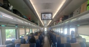 5 Hal Seru Ini yang Bisa Dilakukan di Kereta Agar Perjalanan Kamu Anti-Bosan! 5 Hal Seru Ini yang Bisa Dilakukan di Kereta Agar Perjalanan Kamu Anti-Bosan!