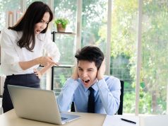 Drama Kantor vs Drama Rumah: Kok Kamu Campur, Sih? Ilustrasi Drama Kantor vs Drama Rumah: Kok Kamu Campur, Sih? - Foto: Freepik