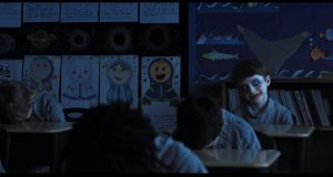 Baru Tayang, Weapons Langsung Cetak Skor 96% di Rotten Tomatoes! Baru Tayang, Film Horor Misterius 'Weapons' Raih Skor 96% di Rotten Tomatoes