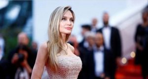 Setelah 7 Tahun di Los Angeles, Angelina Jolie Siap Pindah ke Luar Negeri Setelah 7 Tahun di Los Angeles, Angelina Jolie Siap Pindah ke Luar Negeri