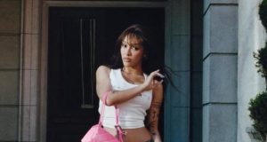 Doja Cat Resmi Umumkan Album Baru “Vie” dengan Artwork dan Trailer Bernuansa Paris Doja Cat Resmi Umumkan Album Baru “Vie” dengan Artwork dan Trailer Bernuansa Paris