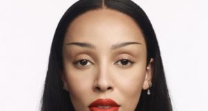 M.A.C. Umumkan Doja Cat Sebagai Duta Global di VMA 2025 M.A.C. Umumkan Doja Cat Sebagai Duta Global di VMA 2025