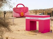 Buttonscarves Ubah Padang Pasir Dubai Jadi Runway Ikonik Dunia Buttonscarves Ubah Padang Pasir Dubai Jadi Runway Ikonik Dunia