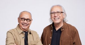Ebiet G. Ade & Iwan Fals Satukan Suara di “Titip Rindu Buat Ayah” Titip Rindu Buat Ayah lagu baru dari Ebiet G. Ade dan Iwan Fals - sumber foto Istimewa