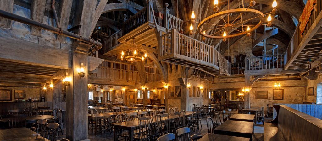 Three Broomsticks™ restoran di Universal Beijing - sumber foto Universal Beijing