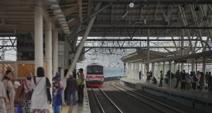 Pengguna Commuter Line Jabodetabek Diprediksi Meningkat, KAI Commuter Antisipasi Layanan Pada Rangkaian Peringatan HUT TNI Pengguna Commuter Line Jabodetabek Diprediksi Meningkat, KAI Commuter Antisipasi Layanan Pada Rangkaian Peringatan HUT TNI