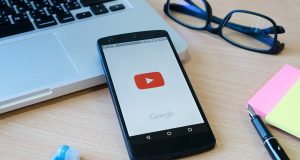 Veo 3 Fast Hadir, YouTube Shorts Siap Bikin Konten AI Lebih Gampang ilustrasi Fitur AI terbaru YouTube Shorts 2025 - sumber foto Freepik