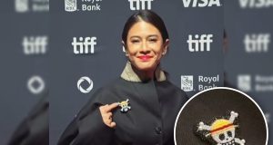 Dian Sastrowardoyo Pamer Pin ONE PIECE Saat Premiere The Fox King di TIFF Dian Sastrowardoyo Pamer Pin ONE PIECE Saat Premiere The Fox King di TIFF - sumber foto Istimewa