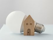 Tarif Listrik Tetap 2025! Tidak Ada Kenaikan untuk 13 Golongan, Berikut Detailnya! ilustrasi tarif listrik PLN 2025 - sumber foto Freepik