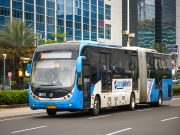 Jakarta Masuk Peringkat ke-17 dari 50 Kota dengan Transportasi Umum Terbaik di Dunia Tahun 2025 ilustrasi Transjakarta transportasi umum terbaik di dunia - sumber foto Istock
