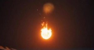 Bola Api Misterius di Langit Cirebon, Dentuman Hebohkan Warga Bola Api Misterius di Langit Cirebon - sumber foto Instagram