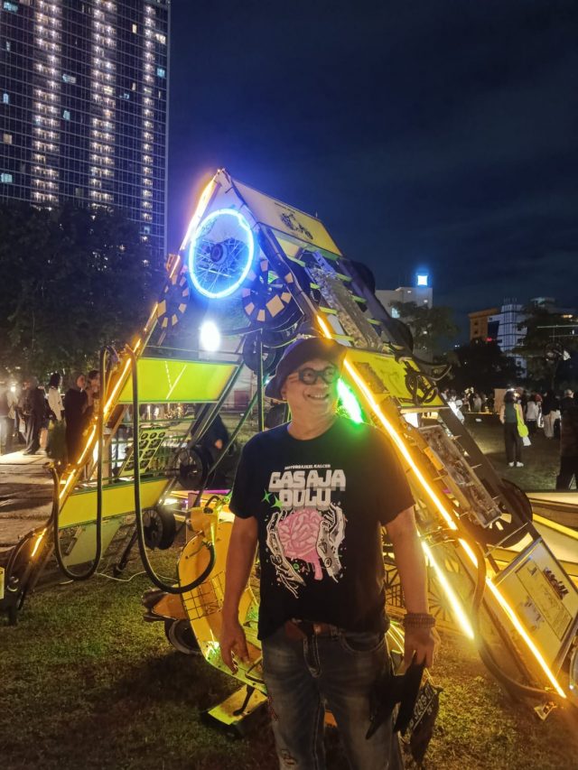 pameran seni #GASAJADULU Jakarta Taman Ismail Marzuki Dik Doank - sumber foto Adi/Urbanvibes pameran seni #GASAJADULU Jakarta Taman Ismail Marzuki Dik Doank - sumber foto Adi/Urbanvibes