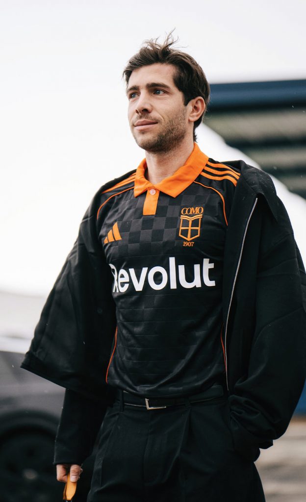 Merchandise COMO 1907 - Sumber foto COMO website