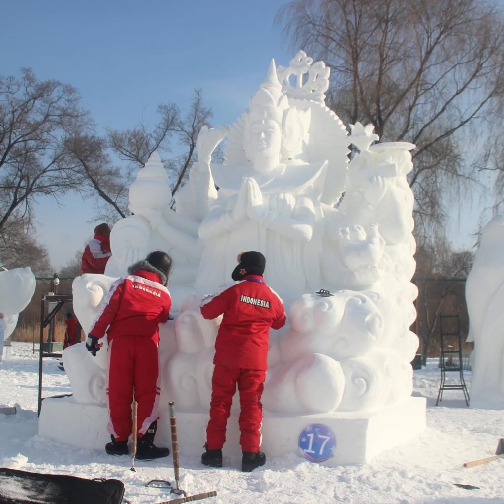 The 28th Harbin International Snow Sculpture Competition - sumber foto Instagram gustinn_09 