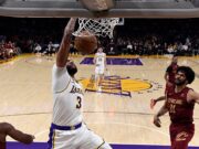 Lakers Raih Kemenangan Keempat Beruntun, LeBron James Taklukkan Mantan Timnya! Lakers Raih Kemenangan Keempat Beruntun - poto NBA
