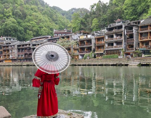 Suku Etnis Terbesar di Dunia: Menelusuri Jejak Keberagaman yang Menakjubkan Suku Etnis Terbesar di Dunia - sumber foto Istock/ minoandriani
