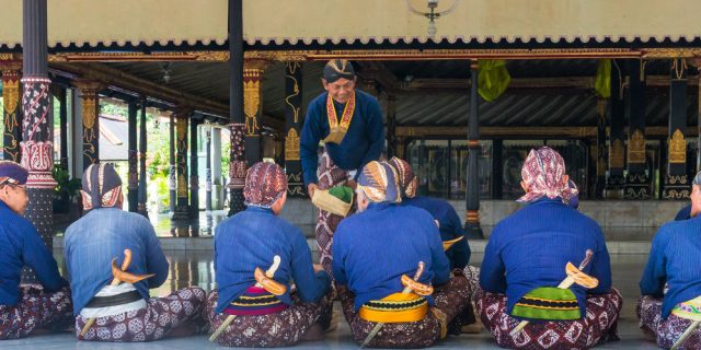 Suku Jawa Sumber foto BATIQA Hotels