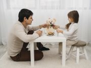 Gaya Parenting Berdasarkan Zodiak: Kenali Kelebihan dan Tantangannya ilustrasi Gaya Parenting berdasarkan Zodiak