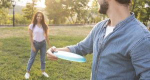 Homo Ludens: Merangkul Esensi Bermain dalam Kehidupan Sehari-hari ilustrasi Homo Ludens