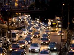 Jakarta, Kota yang Tak Pernah Lepas dari Macet: Peringkat 7 Dunia di Tahun 2024 ilustrasi macet - sumber foto FREEPIK