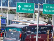 Naik Bus Jakarta-Padang: Petualangan 25 Jam yang Tak Terlupakan Naik Bus Jakarta-Padang: Petualangan 25 Jam yang Tak Terlupakan