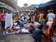 Garis Kemiskinan September 2024: Angka Kecil, Tantangan Hidup Besar ilustrasi garis kemiskinan di indonesia - pasar di salah satu kota di Indonesia