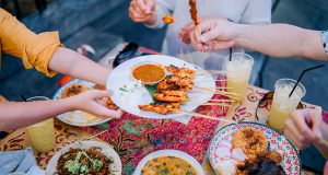 Gastro-Tourism, Lebih dari Sekadar Makan, Ini Kunci Pariwisata Berkualitas! Gastro-Tourism BATIQA Hotels sumber foto Istock