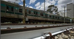 Brasil Cat Rel Kereta Api Jadi Putih untuk Lawan Gelombang Panas, Efektif? Brasil Cat Rel Kereta Api Jadi Putih untuk Lawan Gelombang Panas. Foto Bbnews