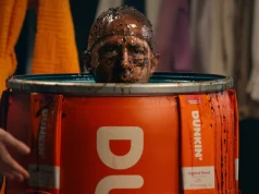 Ben Affleck, Casey Affleck, & Jeremy Strong: Trio Kocak di Iklan ‘Super Bowl Dunkin’ Ben Affleck, Casey Affleck, & Jeremy Strong: Trio Kocak di Iklan Super Bowl Dunkin’