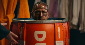 Ben Affleck, Casey Affleck, & Jeremy Strong: Trio Kocak di Iklan ‘Super Bowl Dunkin’ Ben Affleck, Casey Affleck, & Jeremy Strong: Trio Kocak di Iklan Super Bowl Dunkin’