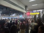 Untuk Wanita, Inilah 5 Tips Aman Naik KAI Commuter Saat Malam Hari Untuk Wanita, Inilah 5 Tips Aman Naik KAI Commuter Saat Malem Hari