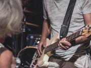 Musisi Dunia Luncurkan Album Sunyi sebagai Protes Terhadap Kebijakan AI di Inggris ilustrasi album sunyi - sumber foto AI