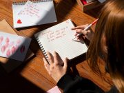 Valentine Anti Bosen! 7 Ide Seru Rayakan Hari Kasih Sayang yang Berkesan Valentine Seru! Ini 7 Cara Rayakan Hari Kasih Sayang yang Berkesan. Foto freepik